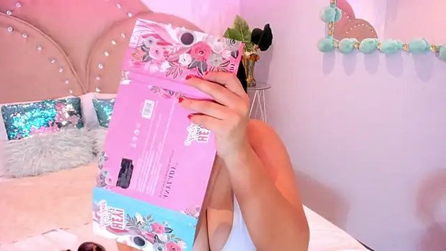 Snapshot of Miia_Thompsonn chatting on October 1, 2025, 3:11 am Miia Thompsonn online show from October 1, 2025, 3:11 am