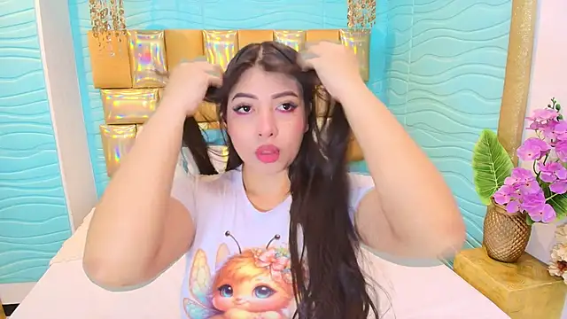 Snapshot of Miia_Thompsonn chatting on October 14, 2025, 9:15 pm Miia Thompsonn online show from October 14, 2025, 9:15 pm