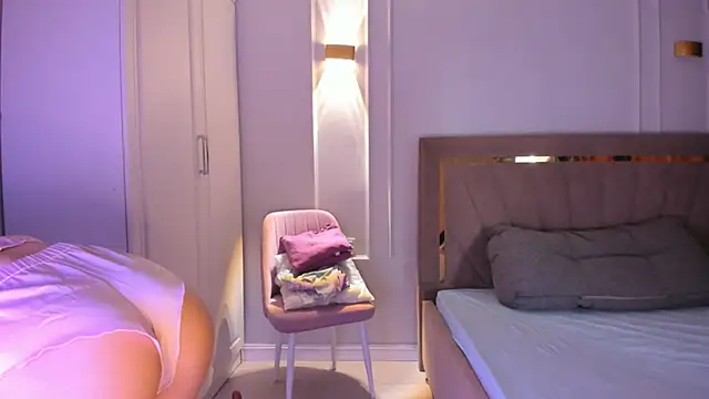 Snapshot of heemia chatting on March 29, 2026, 2:24 am heemia online show from March 29, 2026, 2:24 am