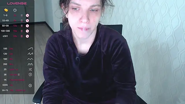 Snapshot of LisaHeart chatting on November 9, 2025, 11:53 pm LisaHeart online show from November 9, 2025, 11:53 pm