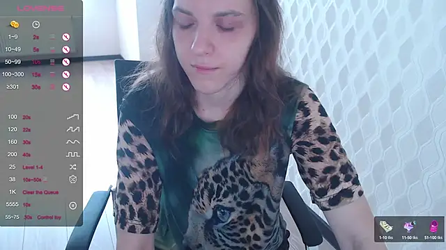 Snapshot of LisaHeart chatting on October 10, 2025, 5:41 am LisaHeart online show from October 10, 2025, 5:41 am