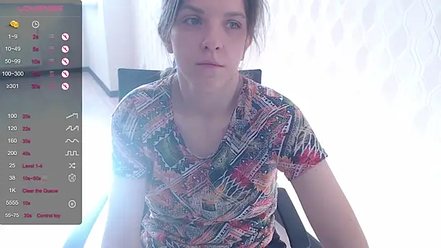 Snapshot of LisaHeart chatting on October 9, 2025, 11:22 am LisaHeart online show from October 9, 2025, 11:22 am