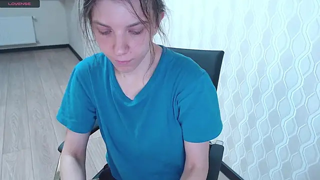 Snapshot of LisaHeart chatting on March 15, 2025, 2:03 am LisaHeart online show from March 15, 2025, 2:03 am