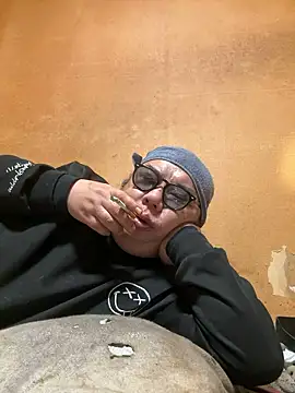 Snapshot of punk0805 chatting on February 1, 2026, 1:09 pm punk0805 online show from February 1, 2026, 1:09 pm