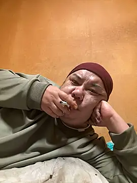 Snapshot of punk0805 chatting on December 18, 2025, 4:00 pm punk0805 online show from December 18, 2025, 4:00 pm