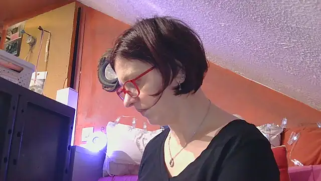 lanax online show from December 15, 2025, 1:28 pm