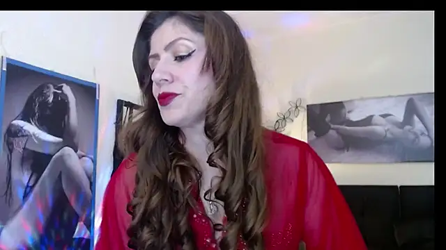 AnthonelaBella online show from December 22, 2025, 4:40 pm