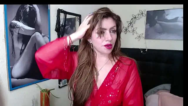 AnthonelaBella online show from April 14, 2026, 3:39 pm