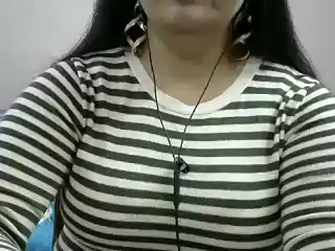 Snapshot of Shruti_139 chatting on December 30, 2024, 7:42 pm Shruti 139 online show from December 30, 2024, 7:42 pm