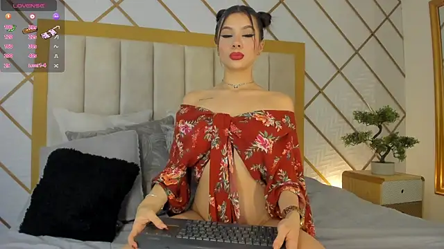 Snapshot of SamanthaClay chatting on February 12, 2025, 11:09 pm SamanthaClay online show from February 12, 2025, 11:09 pm