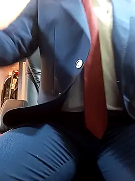 Snapshot of AlejoKhalifa_ chatting on April 13, 2026, 10:30 am AlejoKhalifa online show from April 13, 2026, 10:30 am