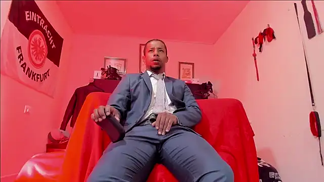 Snapshot of AlejoKhalifa_ chatting on March 16, 2026, 9:35 am AlejoKhalifa online show from March 16, 2026, 9:35 am