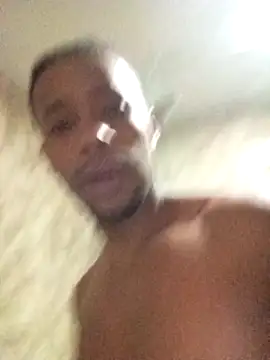 Snapshot of AlejoKhalifa_ chatting on March 3, 2026, 11:39 am AlejoKhalifa online show from March 3, 2026, 11:39 am