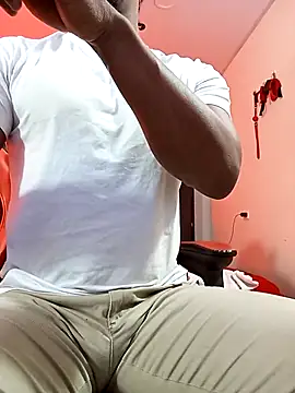 Snapshot of AlejoKhalifa_ chatting on March 6, 2026, 12:05 am AlejoKhalifa online show from March 6, 2026, 12:05 am