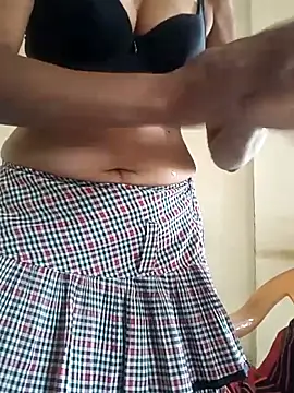 Snapshot of sunita6009 chatting on April 7, 2026, 8:27 am sunita6009 online show from April 7, 2026, 8:27 am