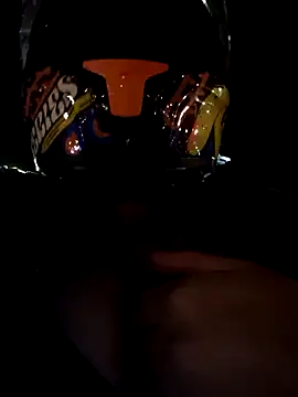 Celeem  online show from December 22, 2025, 4:01 am