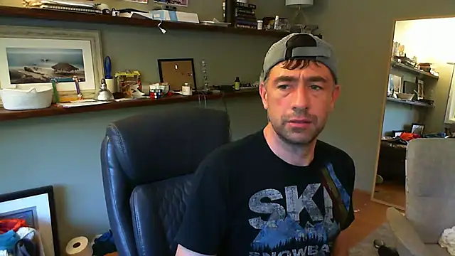 Snapshot of jackaslice chatting on October 14, 2025, 8:09 pm jackaslice online show from October 14, 2025, 8:09 pm