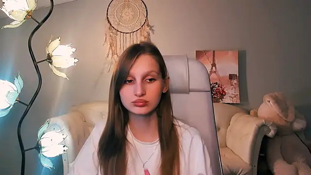 Snapshot of EllaHorton chatting on March 18, 2025, 12:39 pm EllaHorton online show from March 18, 2025, 12:39 pm