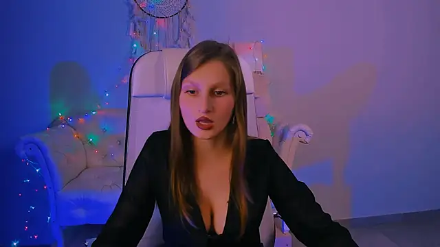Snapshot of EllaHorton chatting on February 20, 2025, 3:30 pm EllaHorton online show from February 20, 2025, 3:30 pm
