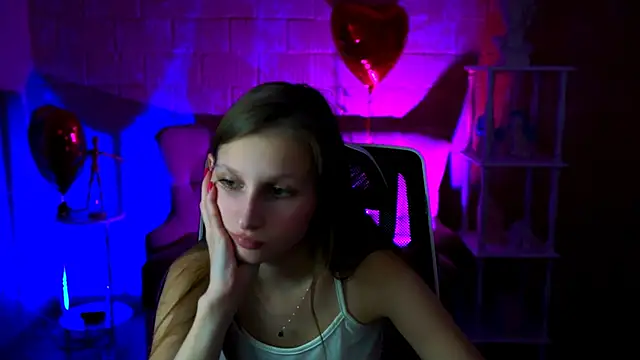 Snapshot of EllaHorton chatting on March 5, 2025, 12:33 pm EllaHorton online show from March 5, 2025, 12:33 pm