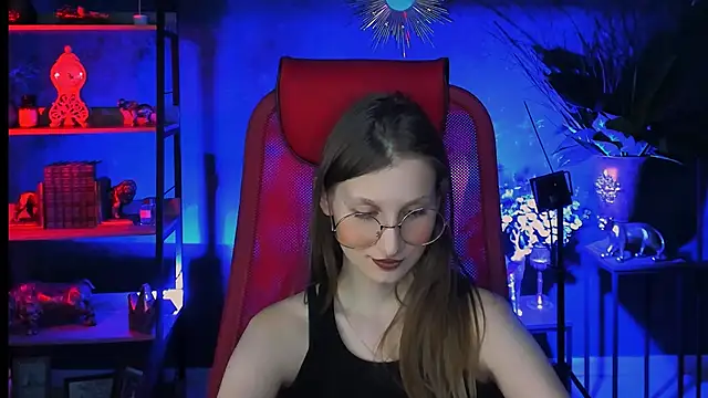 Snapshot of EllaHorton chatting on March 13, 2025, 8:43 pm EllaHorton online show from March 13, 2025, 8:43 pm