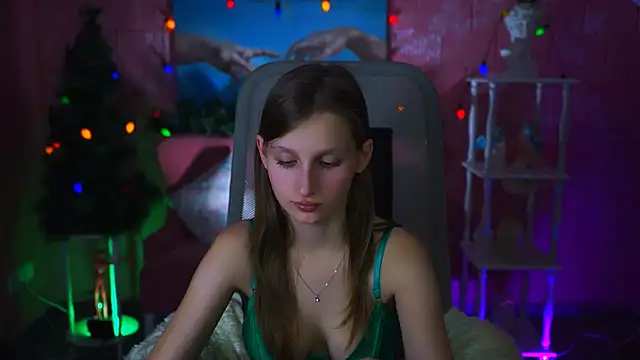 Snapshot of EllaHorton chatting on January 7, 2025, 2:41 pm EllaHorton online show from January 7, 2025, 2:41 pm
