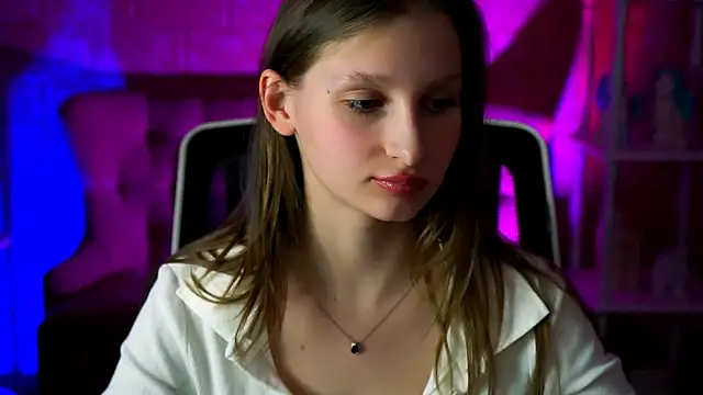 Snapshot of EllaHorton chatting on March 3, 2025, 3:32 pm EllaHorton online show from March 3, 2025, 3:32 pm