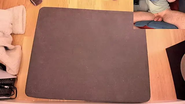 Snapshot of brsrkr chatting on March 1, 2026, 10:32 pm brsrkr online show from March 1, 2026, 10:32 pm