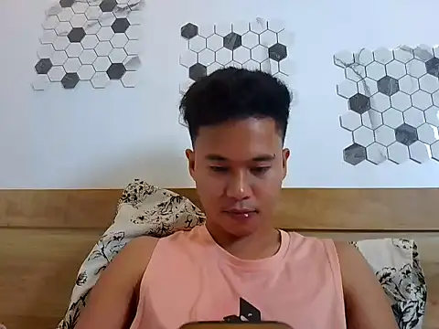 Snapshot of Asiantwink21 chatting on September 23, 2025, 4:58 pm Asiantwink21 online show from September 23, 2025, 4:58 pm