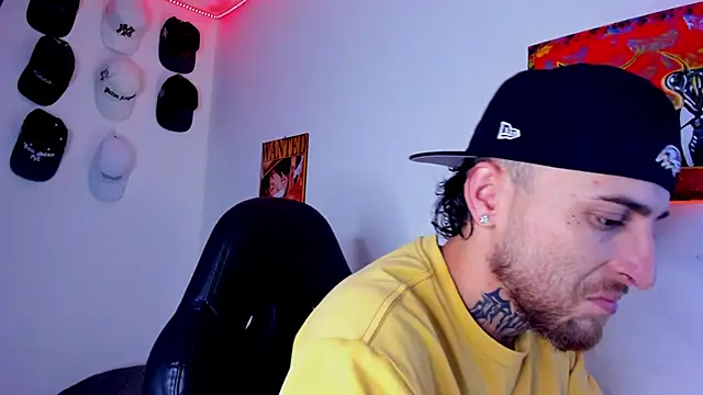 Snapshot of Drako_Lamar chatting on April 16, 2026, 4:13 am Drako Lamar online show from April 16, 2026, 4:13 am