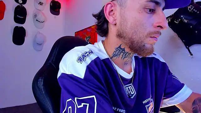 Snapshot of Drako_Lamar chatting on March 30, 2026, 9:49 pm Drako Lamar online show from March 30, 2026, 9:49 pm