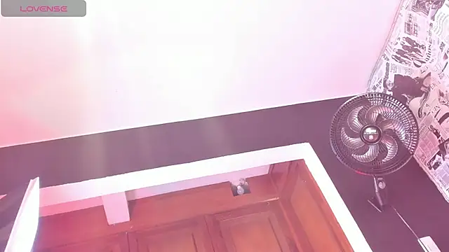 hot milkbitch online show from November 29, 2025, 2:23 am