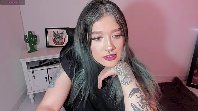 kat apple online show from November 4, 2025, 7:28 pm