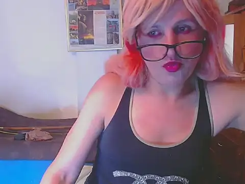 LorenJade online show from February 9, 2026, 7:39 am