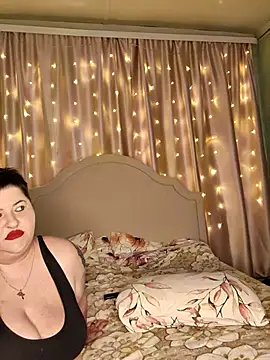 Snapshot of ___Midnight___ chatting on May 14, 2026, 10:07 pm Midnight online show from May 14, 2026, 10:07 pm