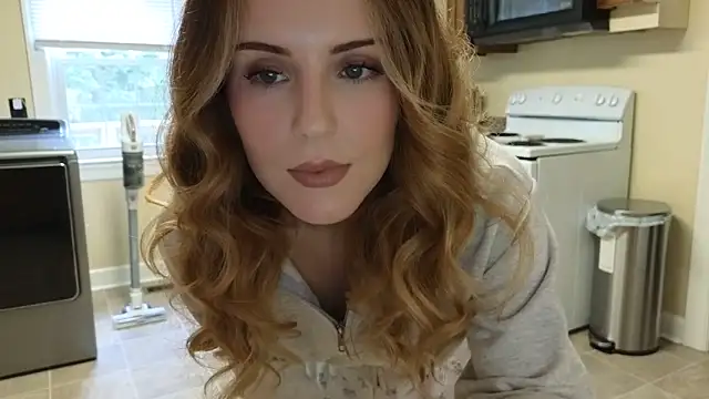 Snapshot of sexylilly69 chatting on June 6, 2026, 11:10 pm sexylilly69 online show from June 6, 2026, 11:10 pm