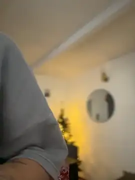 Zarah Blare online show from November 22, 2025, 2:43 am