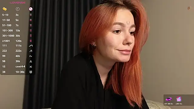 girl with snaketatto0 online show from February 1, 2026, 3:05 am