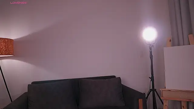 GigiLee  online show from July 29, 2026, 1:49 am