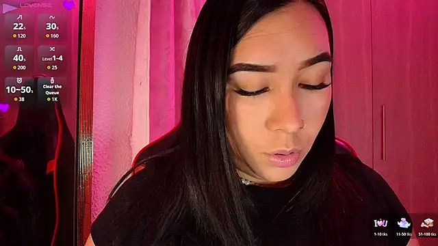 leahtemptation3 online show from November 28, 2025, 9:26 pm