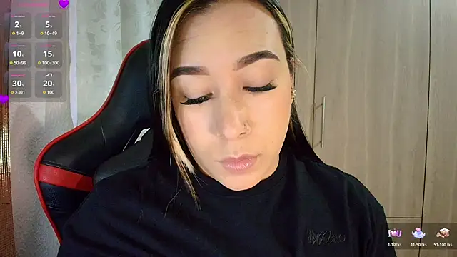 leahtemptation3 online show from April 12, 2026, 9:29 pm