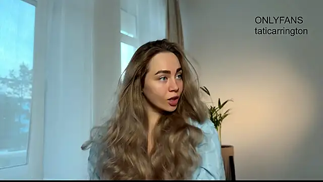 Snapshot of hotexclusive_ chatting on November 23, 2025, 4:44 am hotexclusive online show from November 23, 2025, 4:44 am