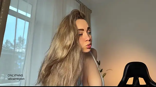 Snapshot of hotexclusive_ chatting on November 3, 2025, 4:50 am hotexclusive online show from November 3, 2025, 4:50 am