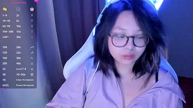 maydaykimmy online show from April 21, 2026, 1:18 am