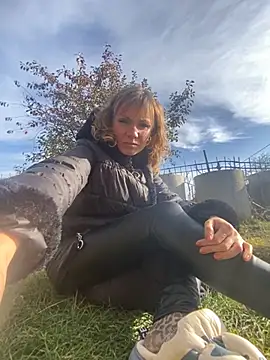 Anita-Smith online show from October 30, 2025, 7:50 am