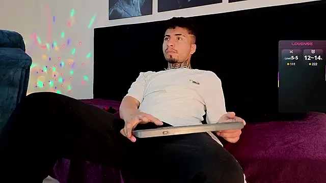 JuanCamiilo 66 online show from April 12, 2026, 5:49 pm