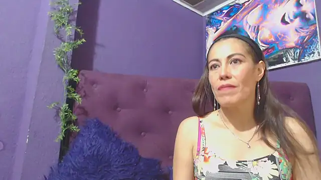 alejandracooper  online show from February 7, 2025, 4:24 pm