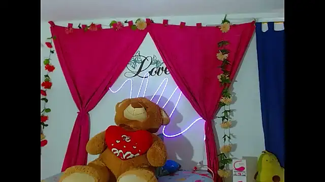 Snapshot of natashakissess chatting on February 18, 2026, 5:09 pm natashakissess online show from February 18, 2026, 5:09 pm