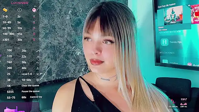 Snapshot of Emmaa_Saenz_ chatting on February 9, 2026, 11:03 pm Emmaa Saenz online show from February 9, 2026, 11:03 pm