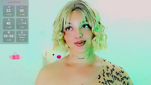 Emmaa Saenz  online show from March 30, 2026, 10:44 pm